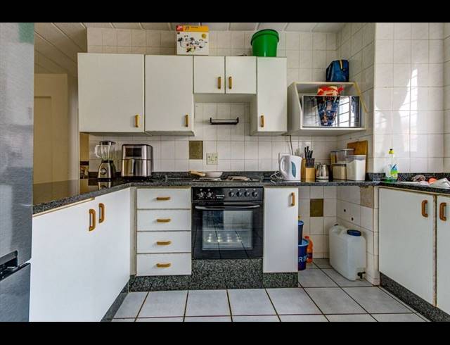 2 BEDROOM TOWNHOUSE FOR SALE IN GLEN MARAIS